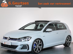 Volkswagen Golf - 1.4 TSI GTE PHEV Panoramadak, LED, Camera, ACC, Trekhaak, Mooie uitvoering