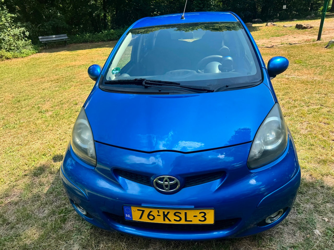 Toyota Aygo - 1.0-12V Dynamic Blue 1.0-12V Dynamic Blue - AutoWereld.nl