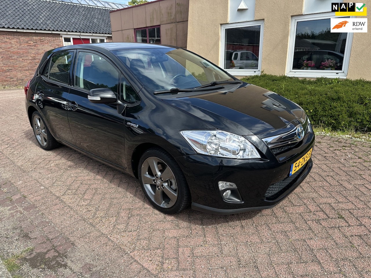 Toyota Auris - 1.8 Full Hybrid Executive Business NAVI/CAMERA/PDC - AutoWereld.nl