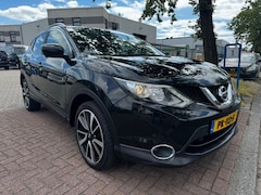 Nissan Qashqai - 1.2 N-Connecta 136.000km Airco/ECC, Navigatie, Camera, Panoramadak