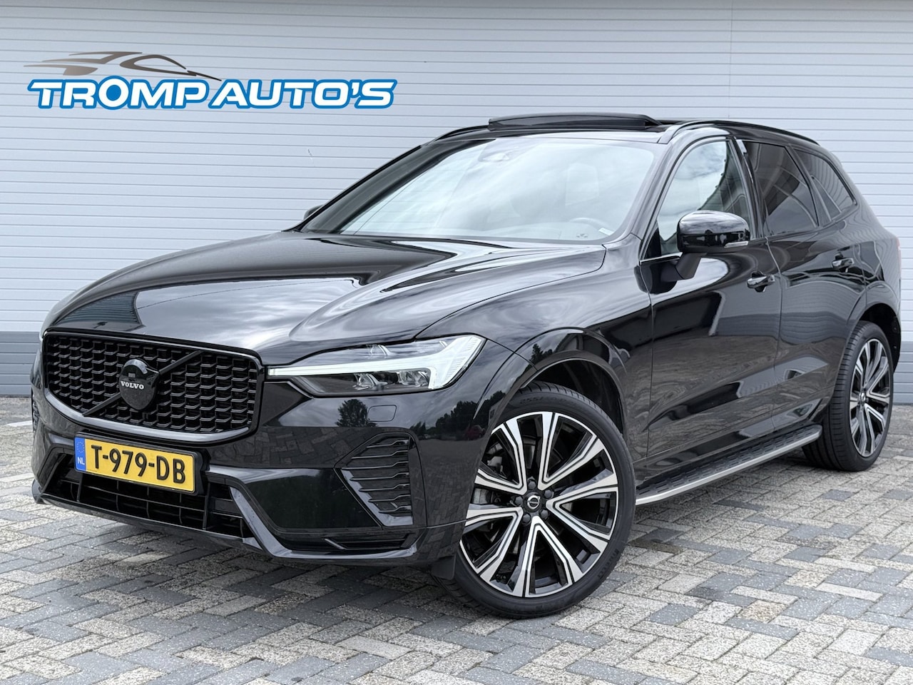 Volvo XC60 - B5 250PK Ultimate Dark|PANO|T.HAAK|CRUISE|CAMERA| - AutoWereld.nl