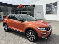 Volkswagen T-Roc - 1.0 TSI Style Navi Trekhaak Carplay Stoelverwarming