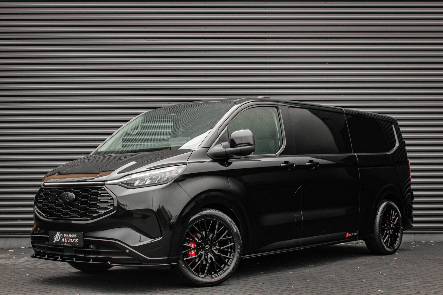 Ford E-Transit Cust. - L2H1 Limited 71 kWh 218PK / JB- EDITON / CAMERA / 370KM RANGE / APPLE CARPLAY /DRIVERS- PA - AutoWereld.nl