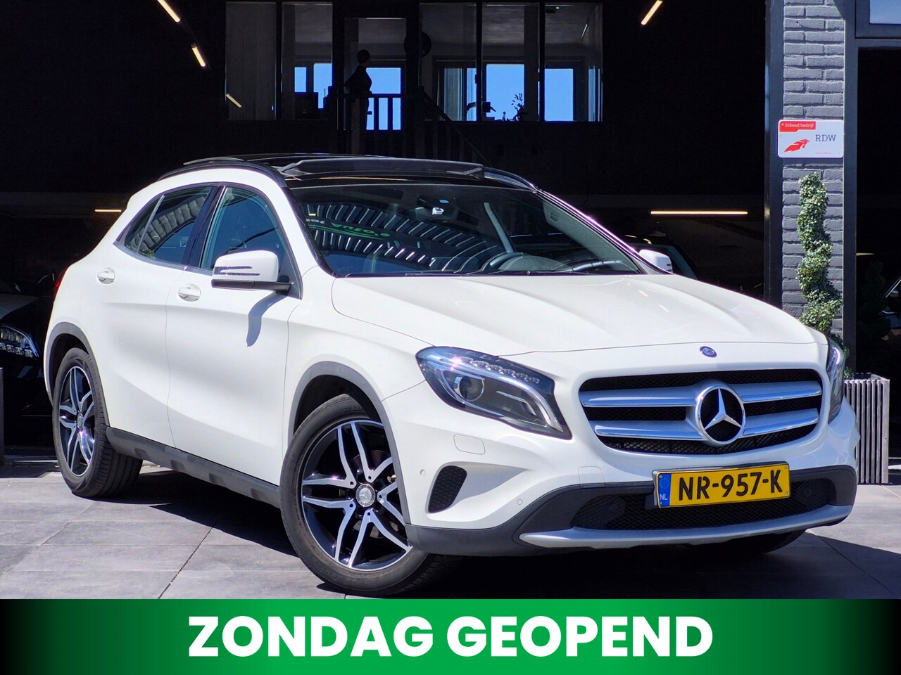 Mercedes-Benz GLA-Klasse - 180 d|2e eig|NAP|PANO|Cruise|NAVI - AutoWereld.nl
