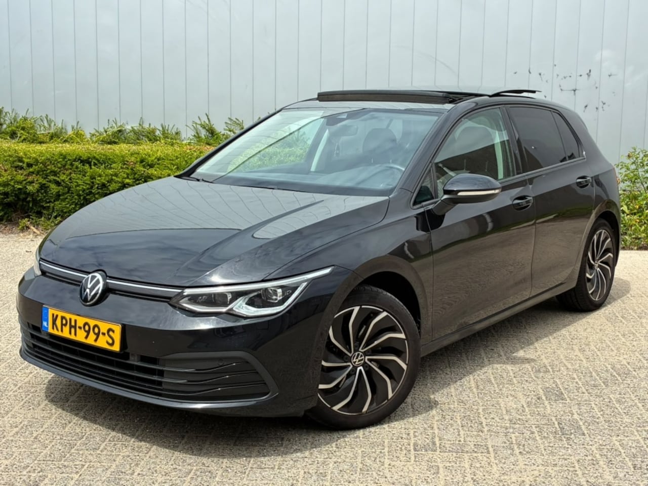 Volkswagen Golf - VIII Lim. Life eTSI | Pano | Keyless | Sfeerverlichting | Stuurverwarming - AutoWereld.nl