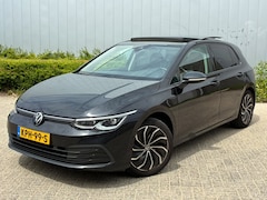 Volkswagen Golf - VIII Lim. Life eTSI | Pano | Keyless | Sfeerverlichting | Stuurverwarming