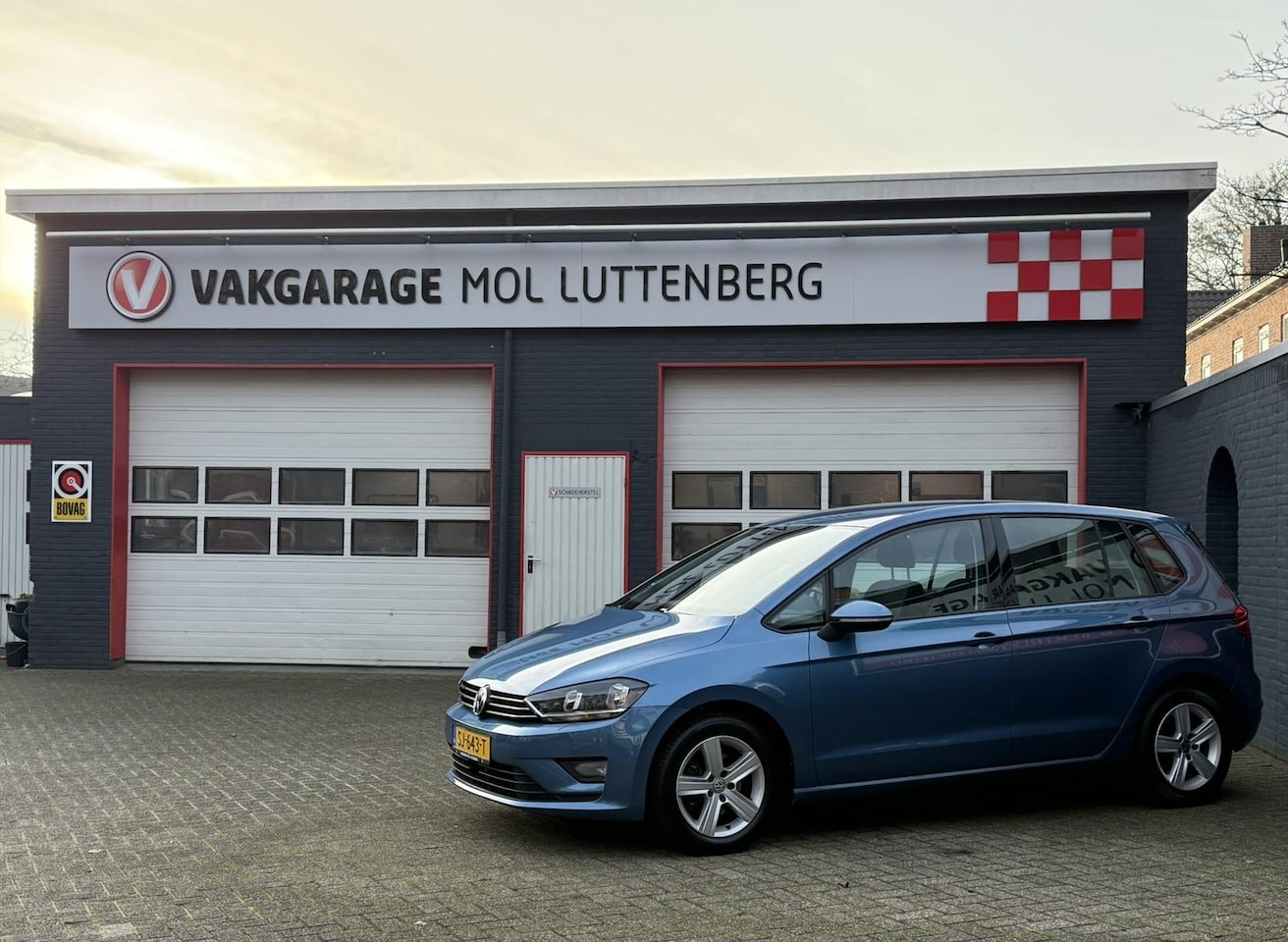 Volkswagen Golf Sportsvan - 1.2 TSI Comfortline 1.2 TSI 110PK Comfortline, CRUISE CONTROL, STOELVERWARMING, PDC, TREKHAAK - AutoWereld.nl