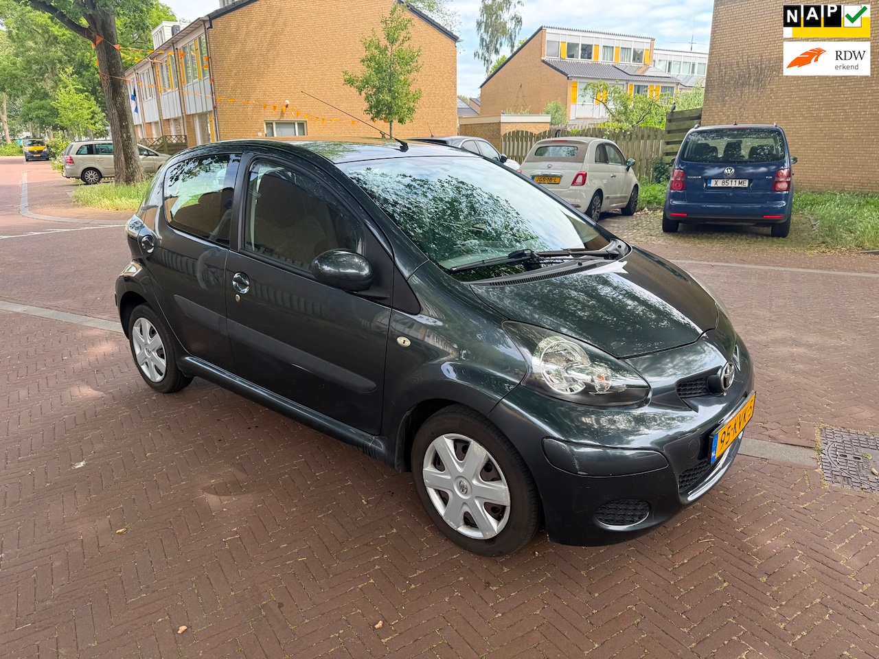 Toyota Aygo - AUTOMAAT / Airco / Cruise controle / Leuke auto - AutoWereld.nl