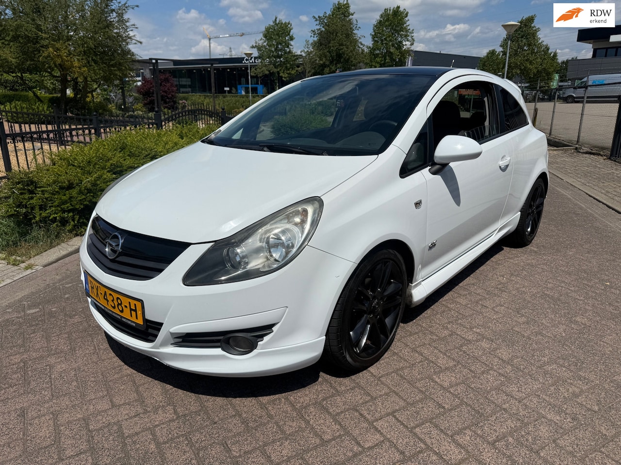 Opel Corsa - 1.4-16V OPC-LINE NWE APK** - AutoWereld.nl