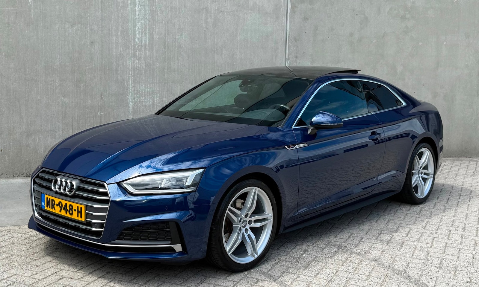 Audi A5 Coupé - 2.0 TFSI ultra Launch Edi S 2017 Blauw PANO - AutoWereld.nl