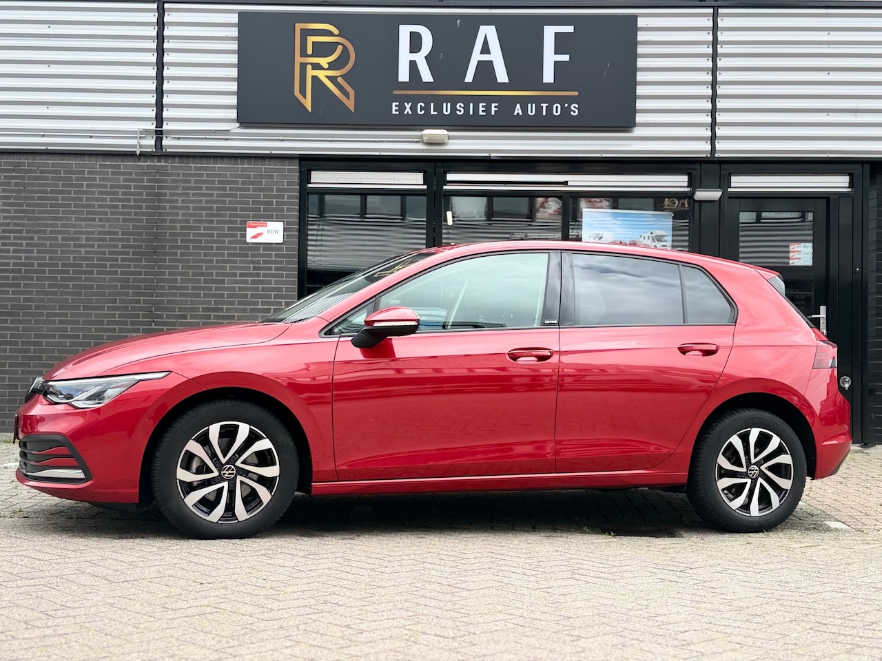 Volkswagen Golf - 1.0 TSI Life 1.0 TSI Life,Trekhaak,Automaat,Airco,Carplay,Stuurverw. - AutoWereld.nl