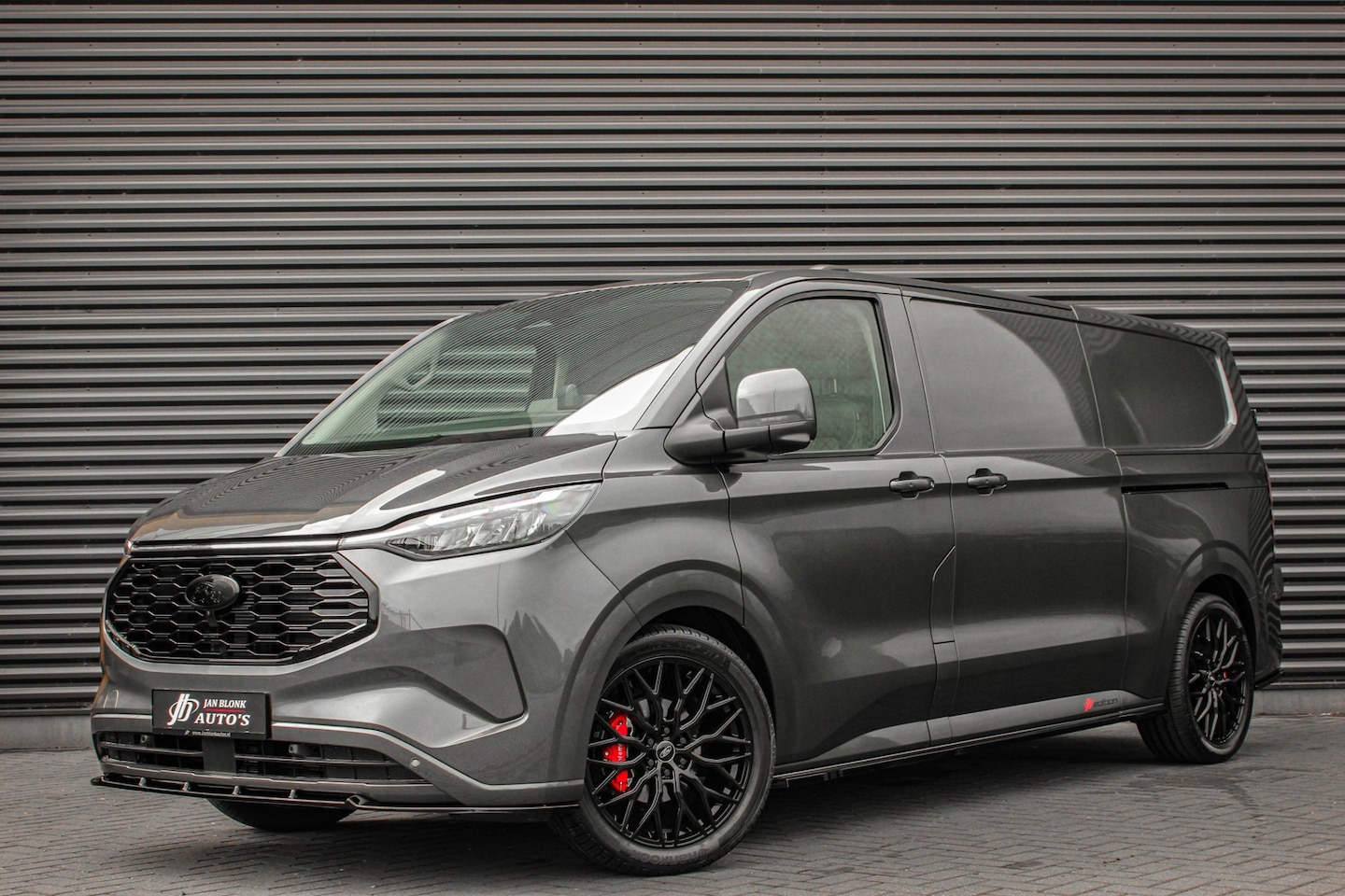 Ford E-Transit Cust. - L2H1 Limited 71kWh 218PK 3-ZITS / JB-EDITON / CAMERA / 370KM RANGE / APPLE CARPLAY /DRIVER - AutoWereld.nl