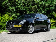 Alfa Romeo Giulietta - 1.4 T Distinctive | Trekhaak| Carbon |