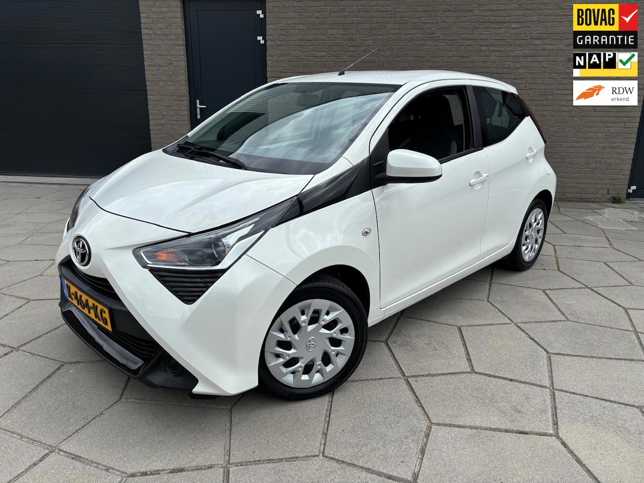 Toyota Aygo - 1.0 VVT-i x-play| Erg Leuke AYGO met Cruise -Control|AUX-USB| Start-Stop - AutoWereld.nl
