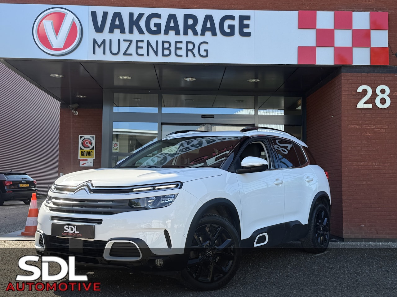 Citroën C5 Aircross - 1.2 PureTech Business // NAVI // CAMERA // TREKHAAK // CLIMA // CRUISE // DODENHOEK SENSOR - AutoWereld.nl