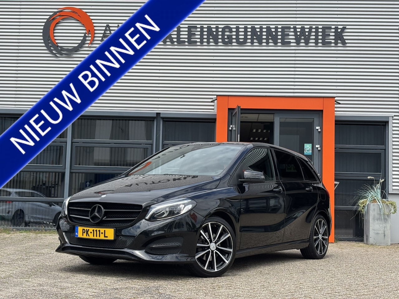 Mercedes-Benz B-klasse - 180 Activity Edition / Navi / Trekhaak / NL Auto / Lederen Bekleding / - AutoWereld.nl