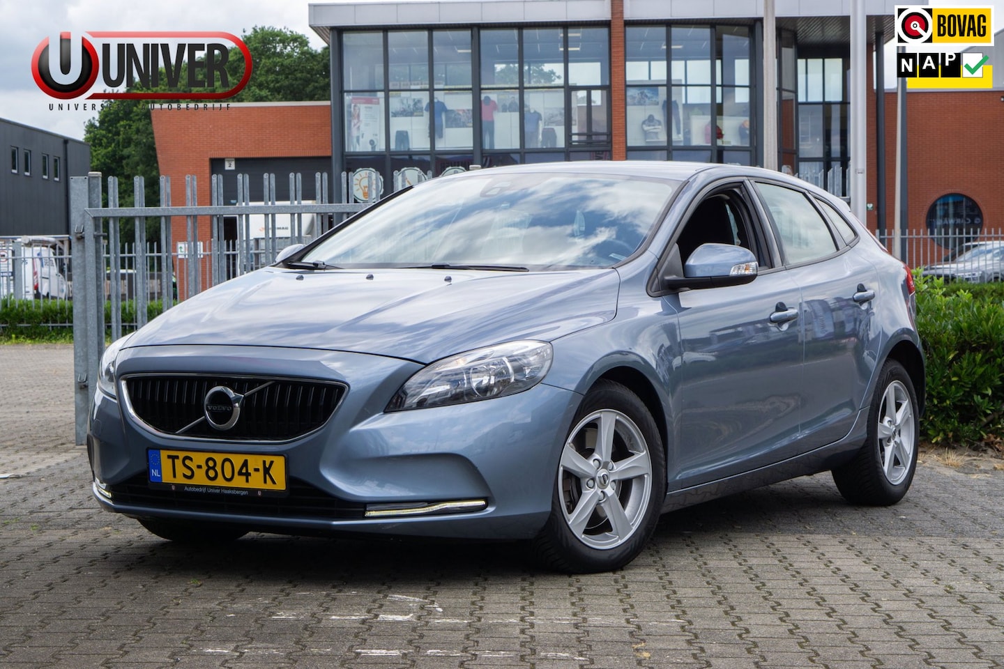 Volvo V40 - 1.5 T2 Edition PDC-NAVI-CRUISE - AutoWereld.nl