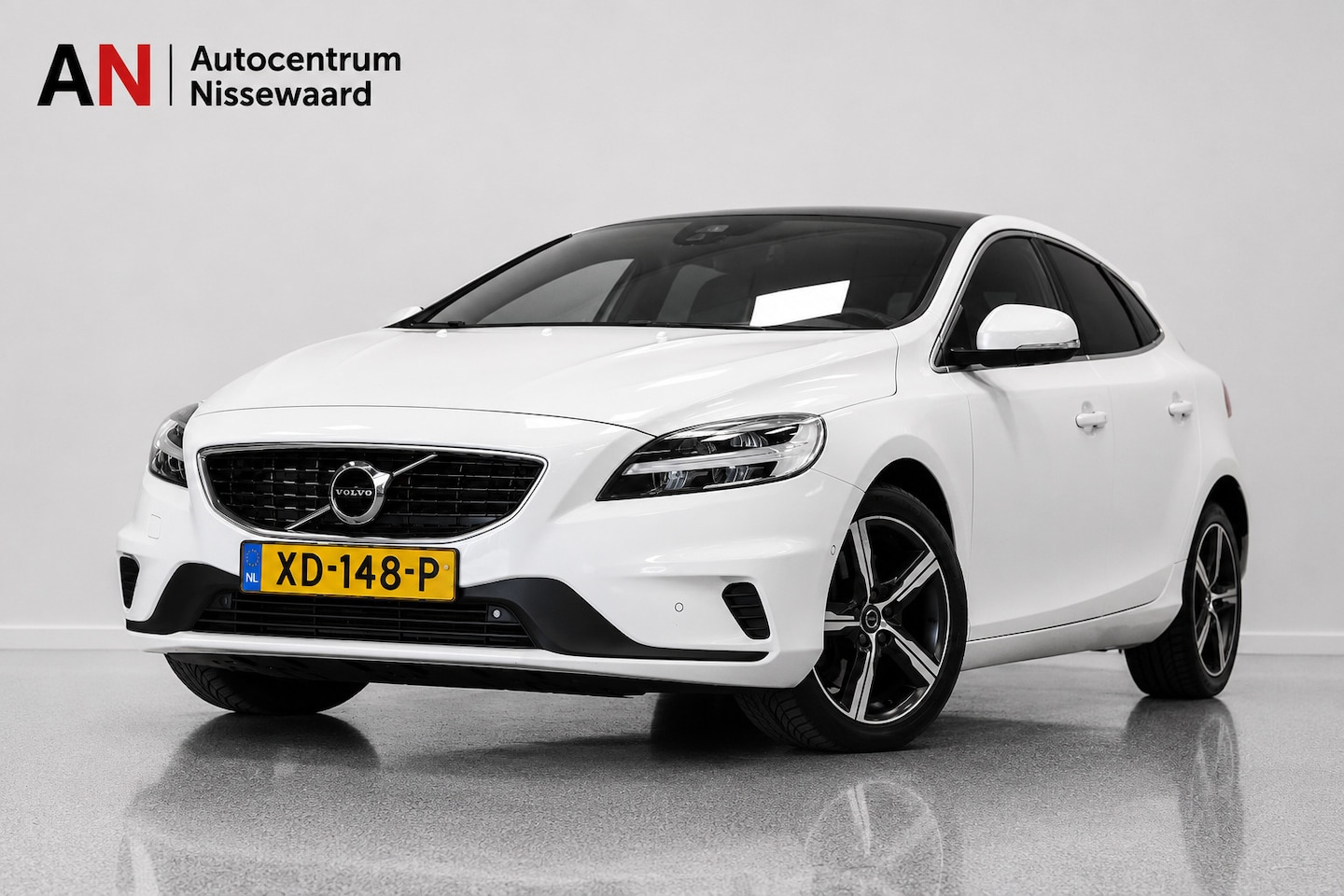 Volvo V40 - 1.5 T3 Polar+ Sport |Panorama|Leder| - AutoWereld.nl
