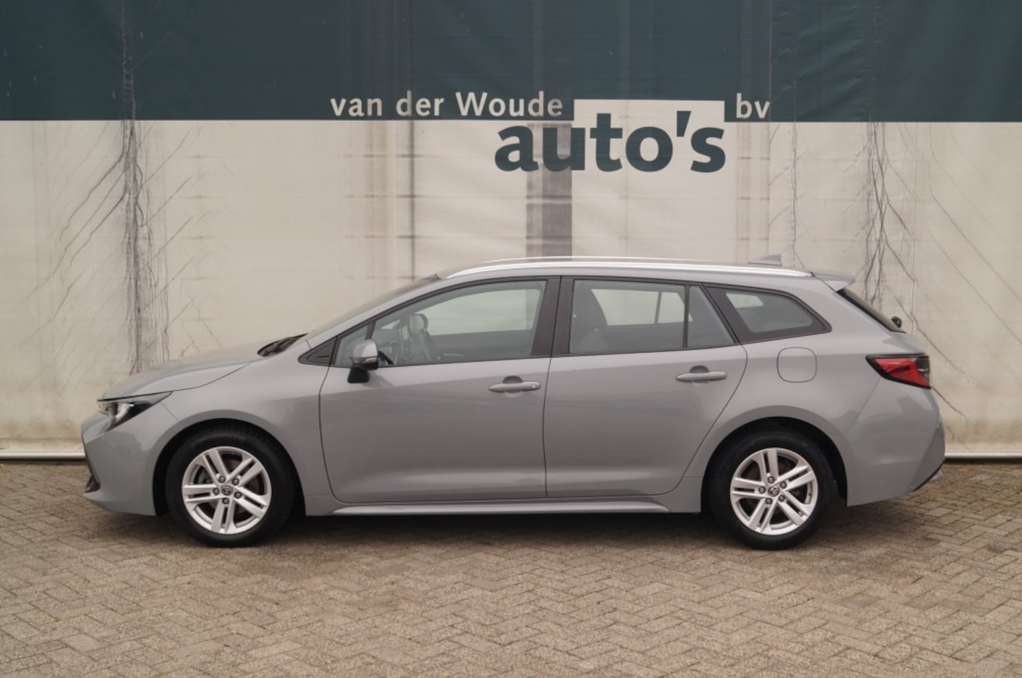 Toyota Corolla Touring Sports - 1.8 Hybrid Active -NAVI-ECC-CARPLAY-CAM- - AutoWereld.nl