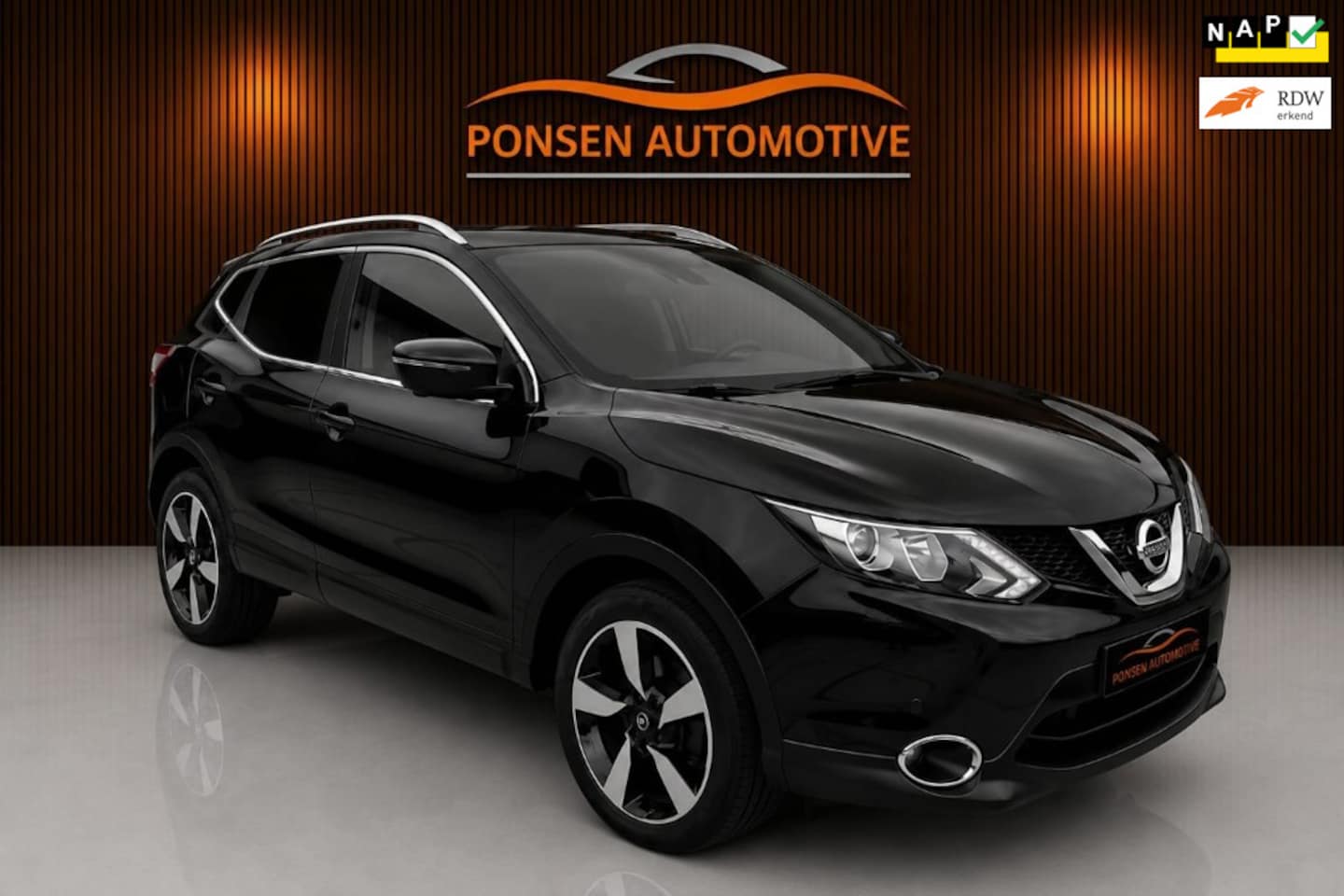 Nissan Qashqai - 1.2 N-Connecta automaat/ 360 camera/panorama dak/trekhaak - AutoWereld.nl