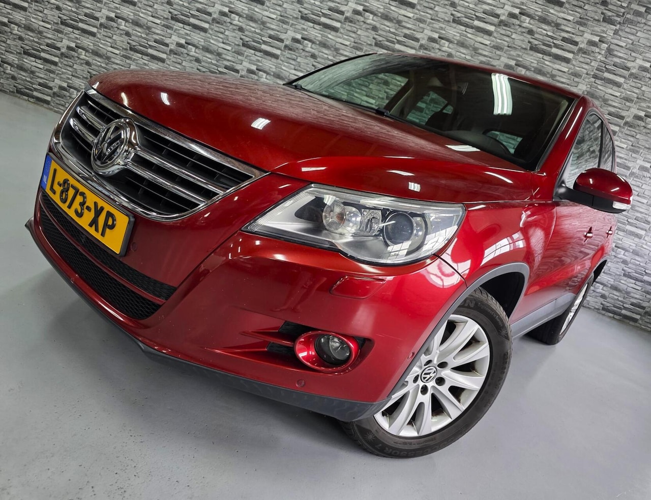 Volkswagen Tiguan - 1.4 TSI Trend&Fun 4Motion *Leder*Trekhaak! - AutoWereld.nl