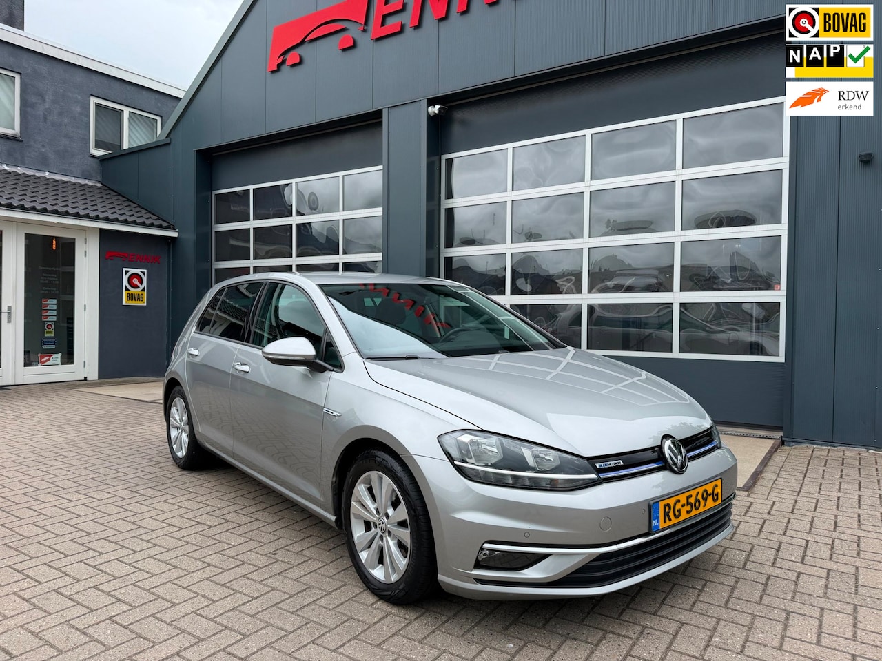 Volkswagen Golf - 1.5 TSI Comfortline / ACC / Carplay / Park Pilot / NL Auto met NAP. - AutoWereld.nl