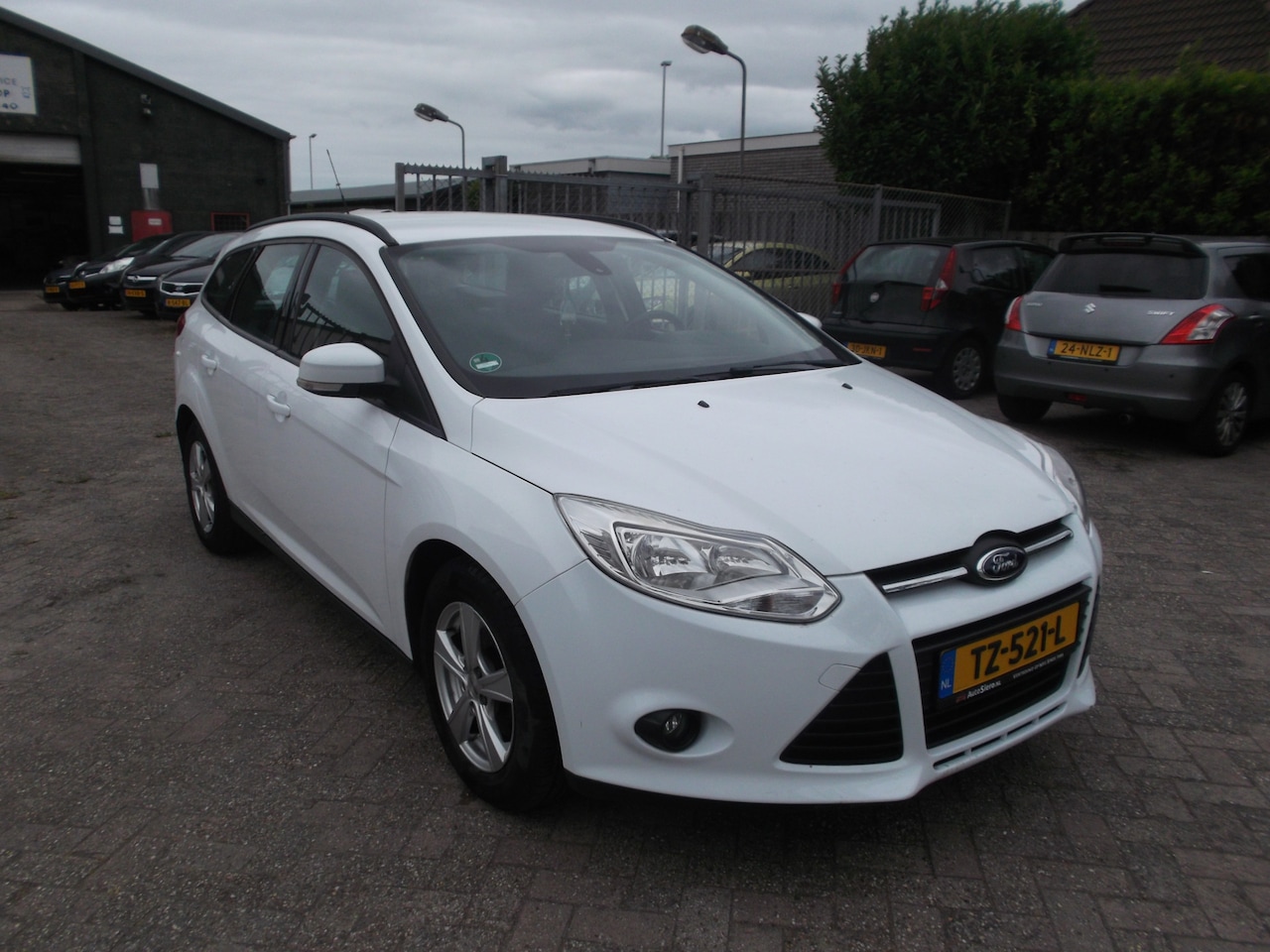 Ford Focus Wagon - 1.0 EcoBoost Trend airco - AutoWereld.nl