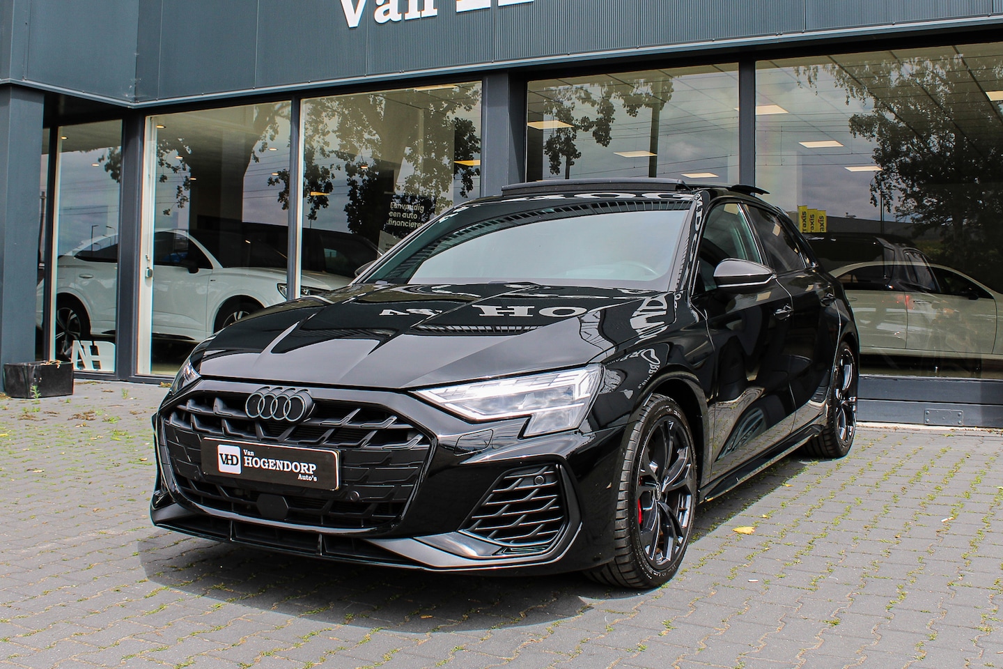 Audi A3 Sportback - 2.0 TFSI S3 quattro PANO SONOS AKRA CARBON - AutoWereld.nl