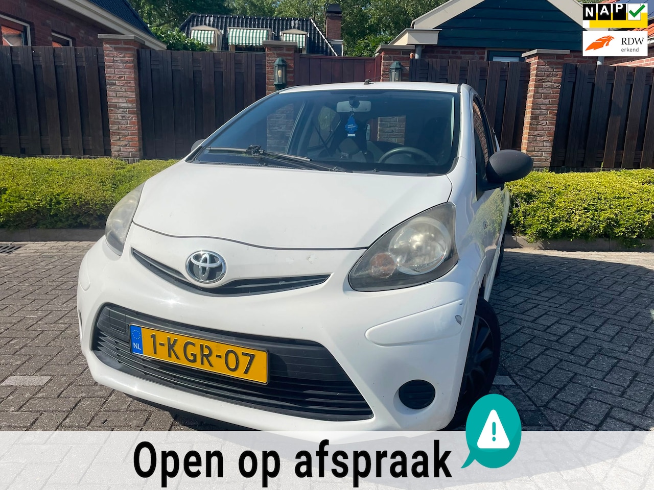 Toyota Aygo - 1.0 VVT-i Access 5DRS SPORTIEF KARRETJE ! - AutoWereld.nl