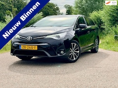 Toyota Avensis Touring Sports - 1.8 VVT-i SkyView Edition PANO CAMERA NAVI ECC GOED ONDERHOUDEN