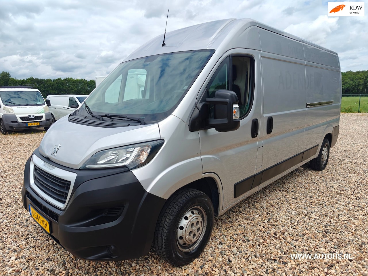 Peugeot Boxer - 2.0 BlueHDI L3H2, EURO 6 , LANG , 2x Schuifdeur ,navi ,camera, cruise, Apk maart 2027 , 16 - AutoWereld.nl
