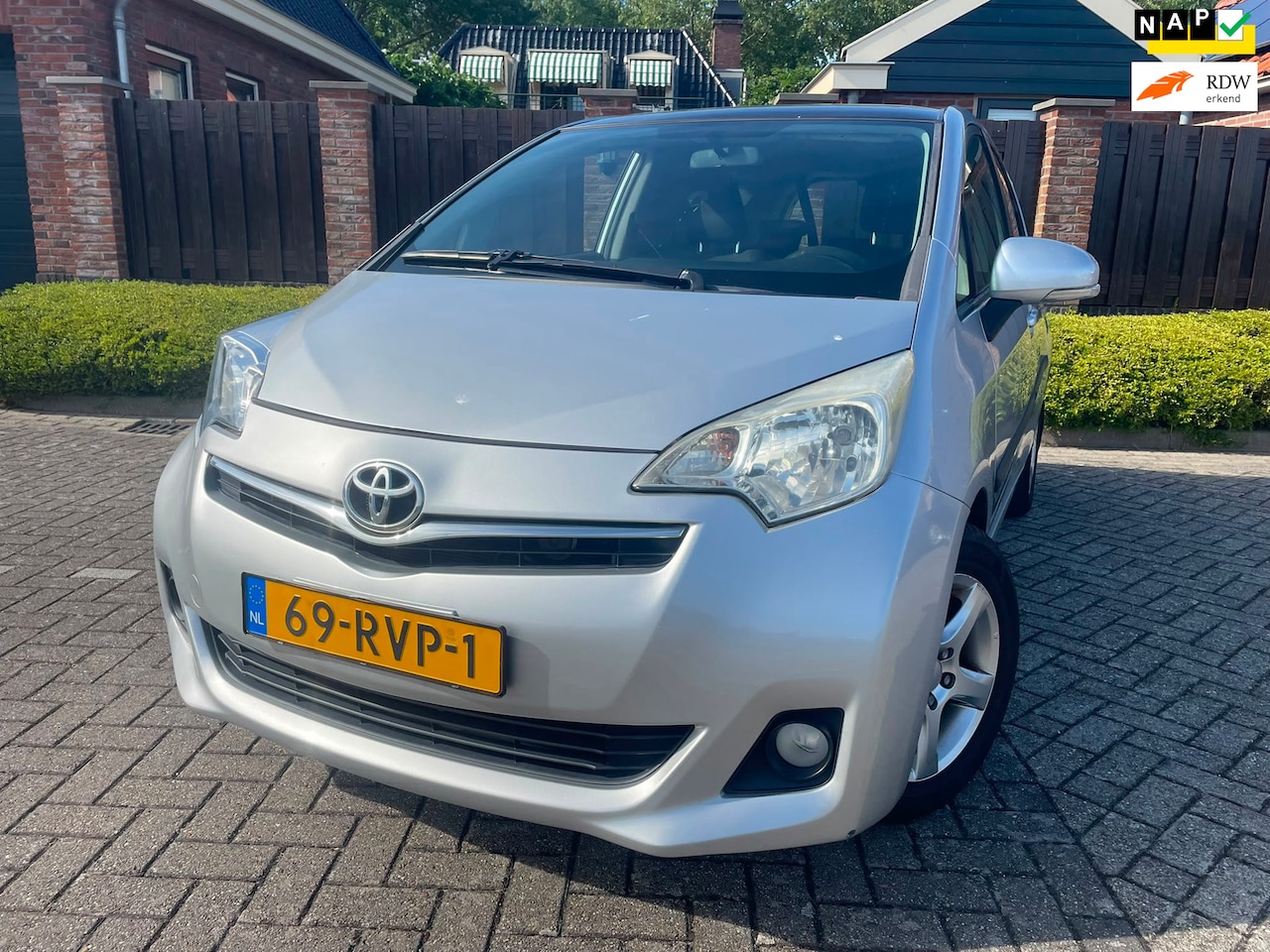 Toyota Verso S - 1.3 VVT-i Aspiration 1.3 VVT-i Aspiration - AutoWereld.nl