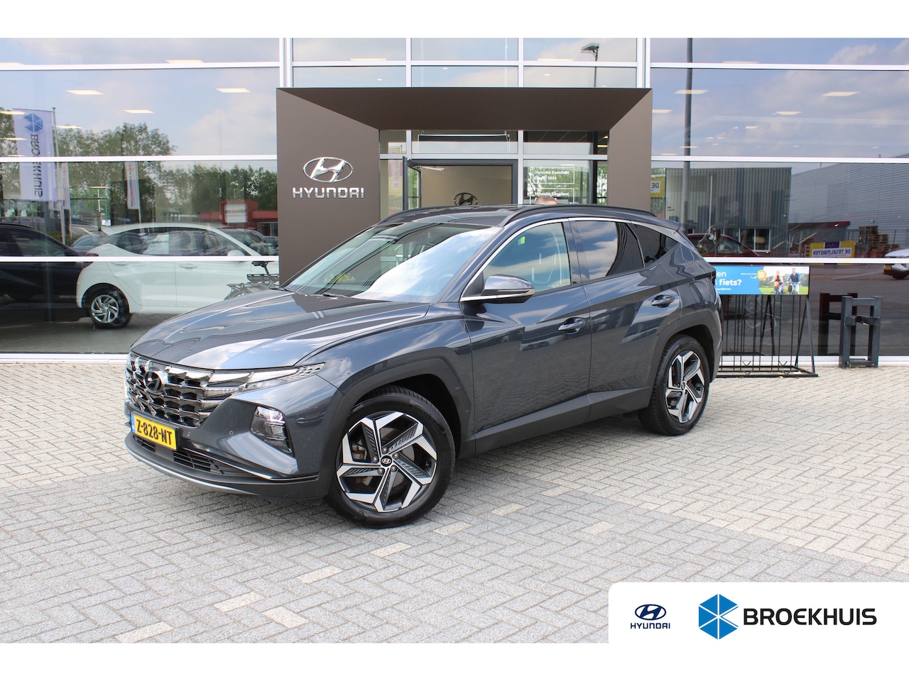 Hyundai Tucson - 1.6 T-GDI PHEV 4WD | Stoelverwarming+/verkoeling | Achteruitrijcamera | Trekhaak | Achterb - AutoWereld.nl