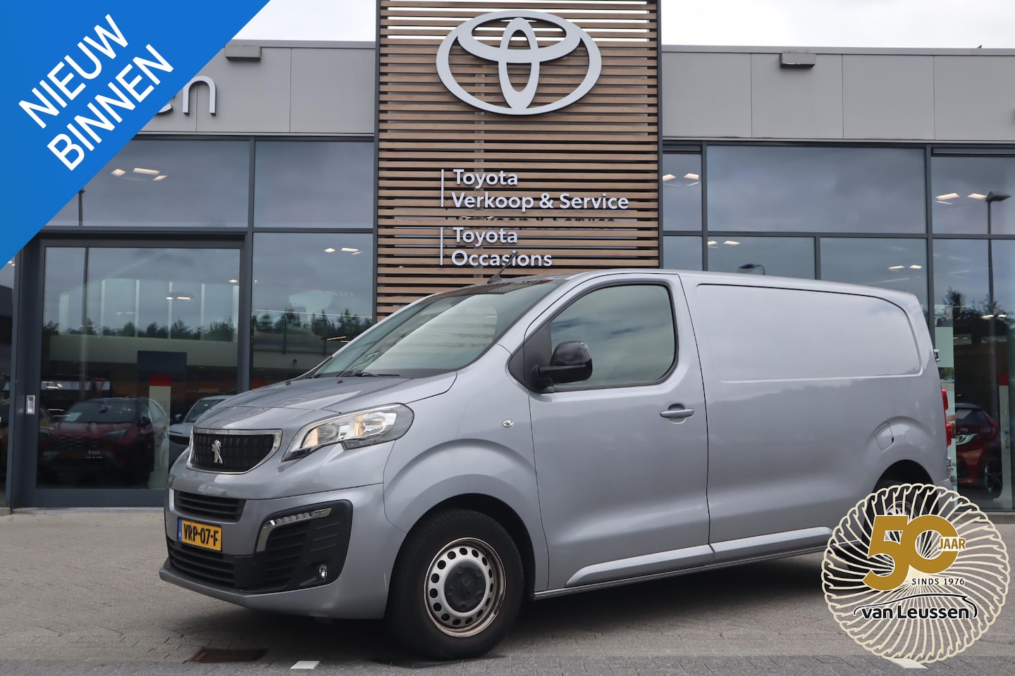 Peugeot Expert - 2.0 HDI 145PK L1 AIRCO 6-SPEED APPLE/ANDROID CAMERA NAVI PARK-SENSOREN LAADRUIMTE-BETIMMER - AutoWereld.nl