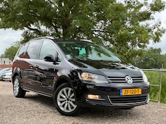 Volkswagen Sharan - 2.0 TDI Highline 6p. | Leder + Stoel verw. + Cruise + Clima nu € 6.975,