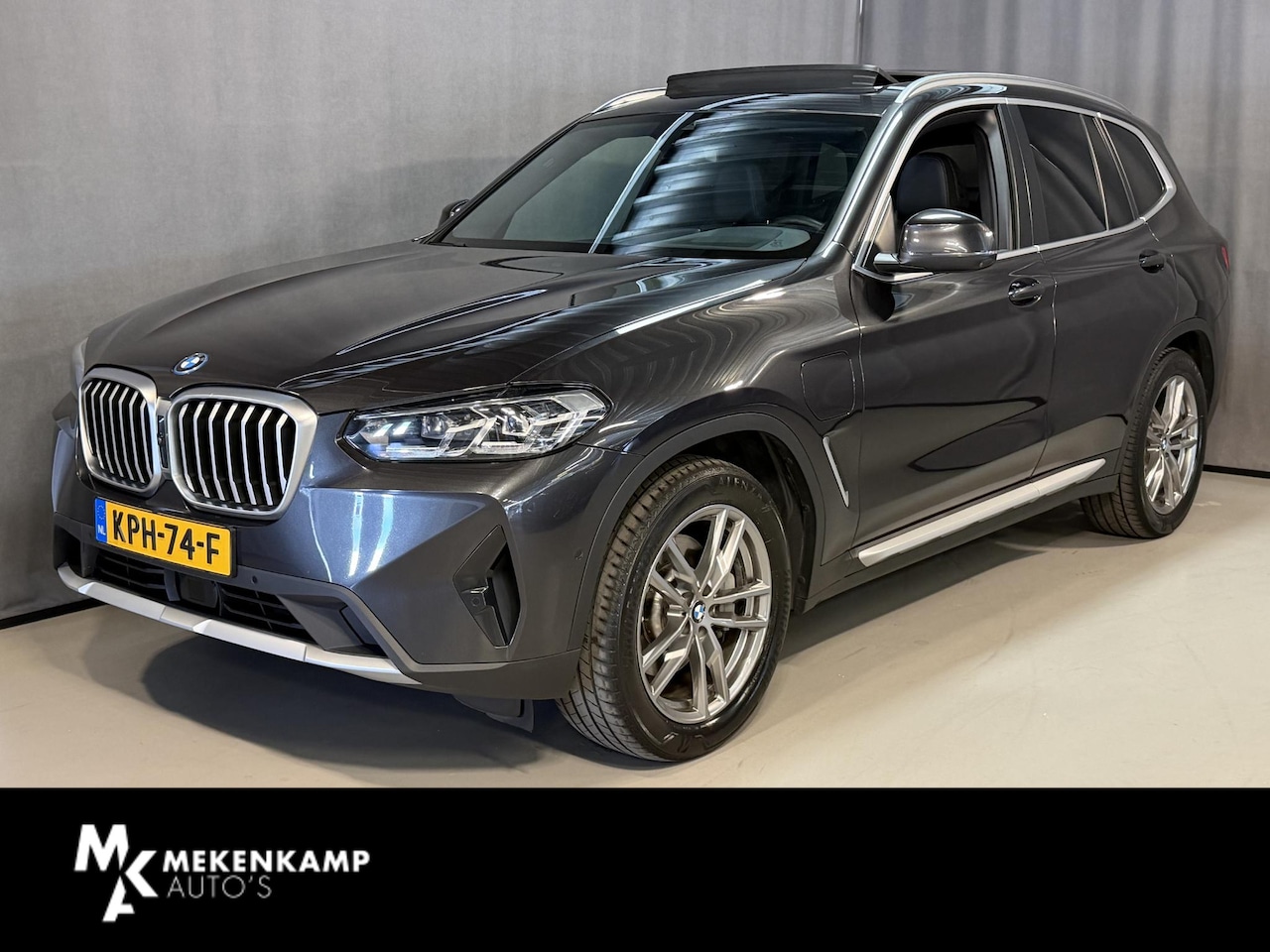 BMW X3 - xDrive30e 19"/Trekhaak/Leder + memory/Adaptieve cruise/Keyless/Dodehoek/Head-up/360 camera - AutoWereld.nl