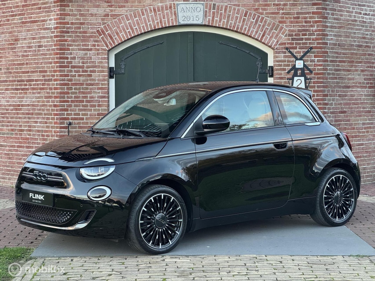 Fiat 500e - La Prima 3+1 42 kWh Led, Apple Carplay, Camera , Cruise, 17" - AutoWereld.nl