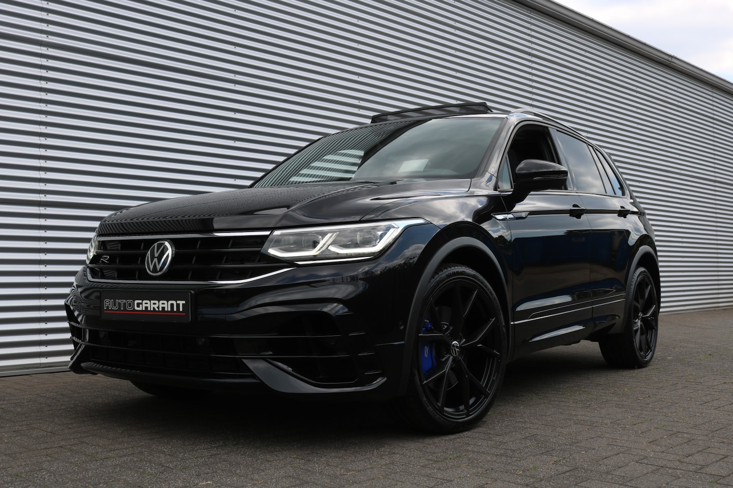 Volkswagen Tiguan - 2.0 TSI R 75 Edition 4Motion 2.0 TSI R 75 Edition 4Motion (Pano Carplay HarmanKardon HeadUp Sfeerv ACC KeylessTrekhaak - AutoWereld.nl