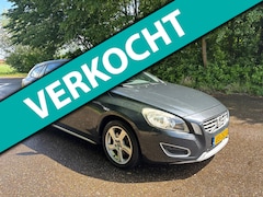 Volvo V60 - 1.6 T3 | Momentum | Clima | Cruise | APK 03-2027