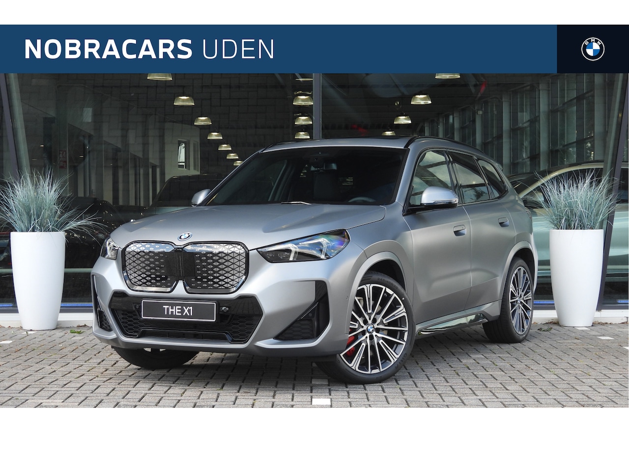 BMW iX1 - eDrive20 M Sport / Panoramadak / Sportstoelen / M Adaptief onderstel / Achteruitrijcamera - AutoWereld.nl