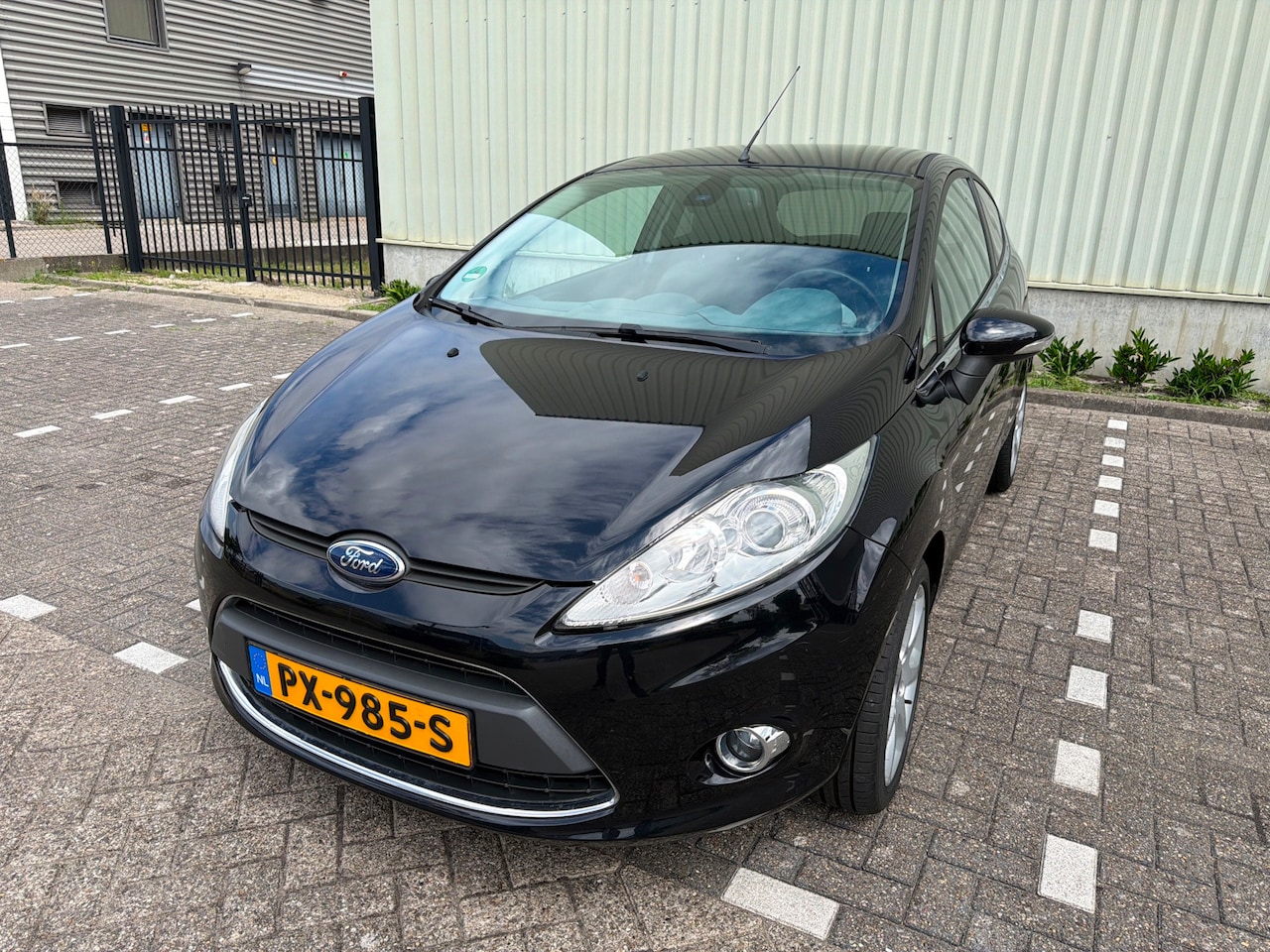 Ford Fiesta - 1.4 Ghia|APK|Airco|Trekhaak - AutoWereld.nl
