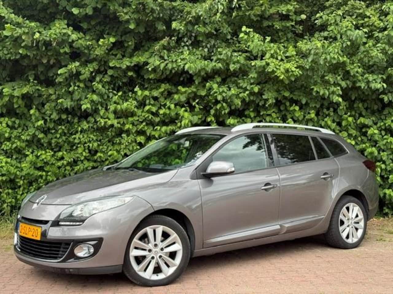 Renault Mégane Estate - 1.5 dCi Collection/PDC/NAVI/KeylessEntry - AutoWereld.nl