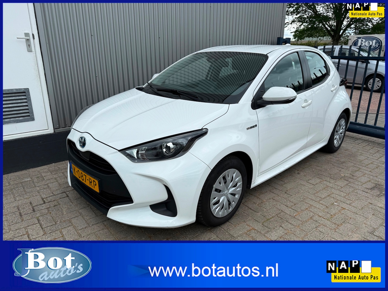 Toyota Yaris - 1.5 Hybrid Active / 1E EIGENAAR / NAVIGATIE / NIEUW MODEL / CLIMATE / ACHTERUITRIJCAMERA / - AutoWereld.nl