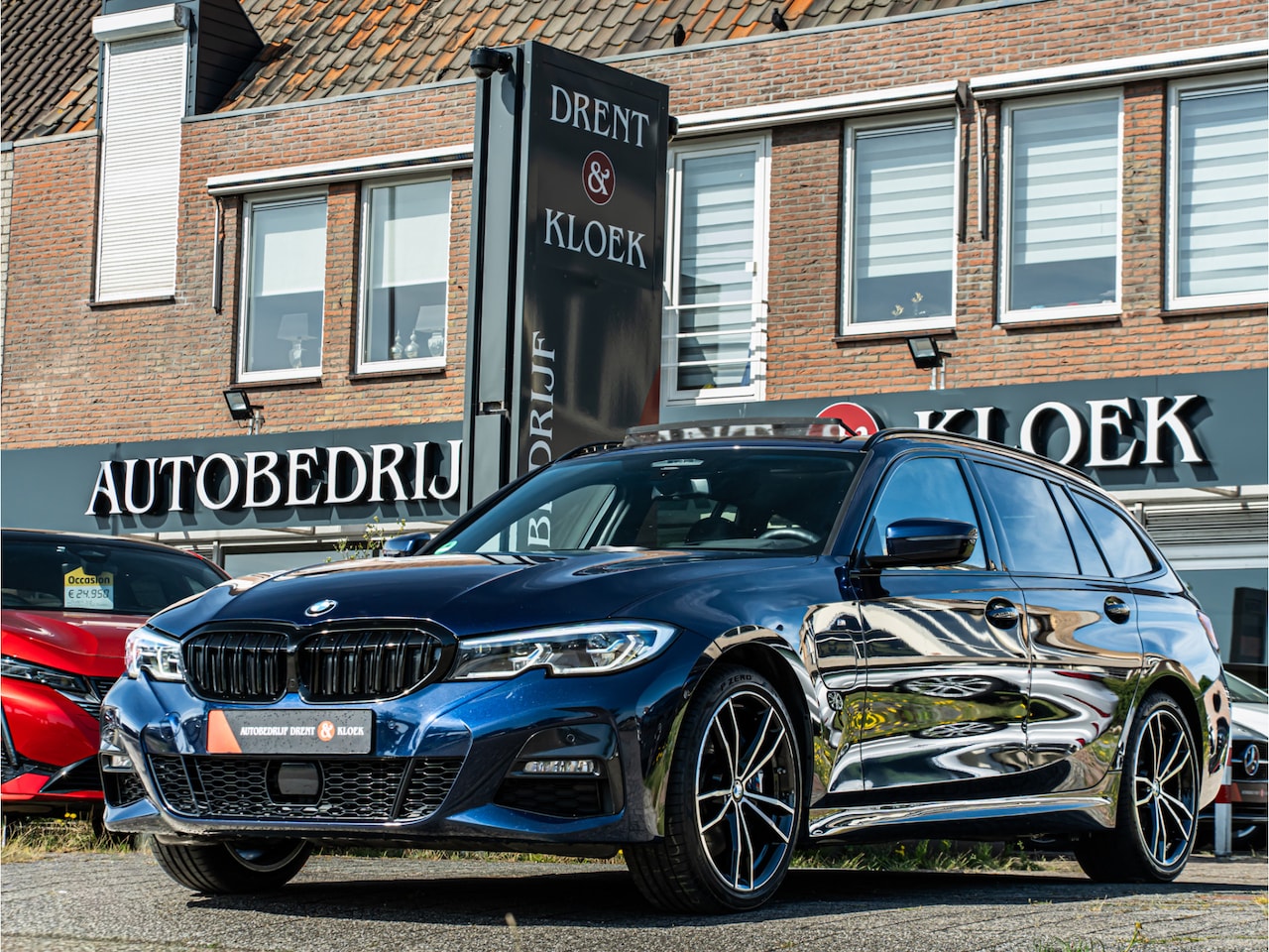 BMW 3-serie Touring - 330e xDrive High Exe M-Sport PANO LASER HARMAN KARDON HUD CAMERA 19 INCH BOMVOL!! - AutoWereld.nl