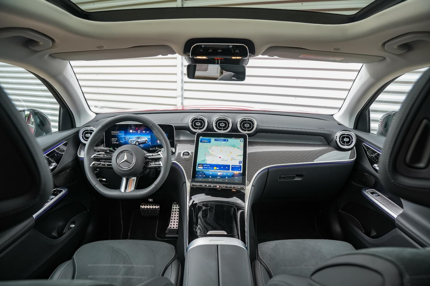 Mercedes-Benz GLC-klasse Coupé - 400e 4MATIC AMG Line Schuifdak Ambient Trekhaak Leer 360 Camera Memory ACC - AutoWereld.nl