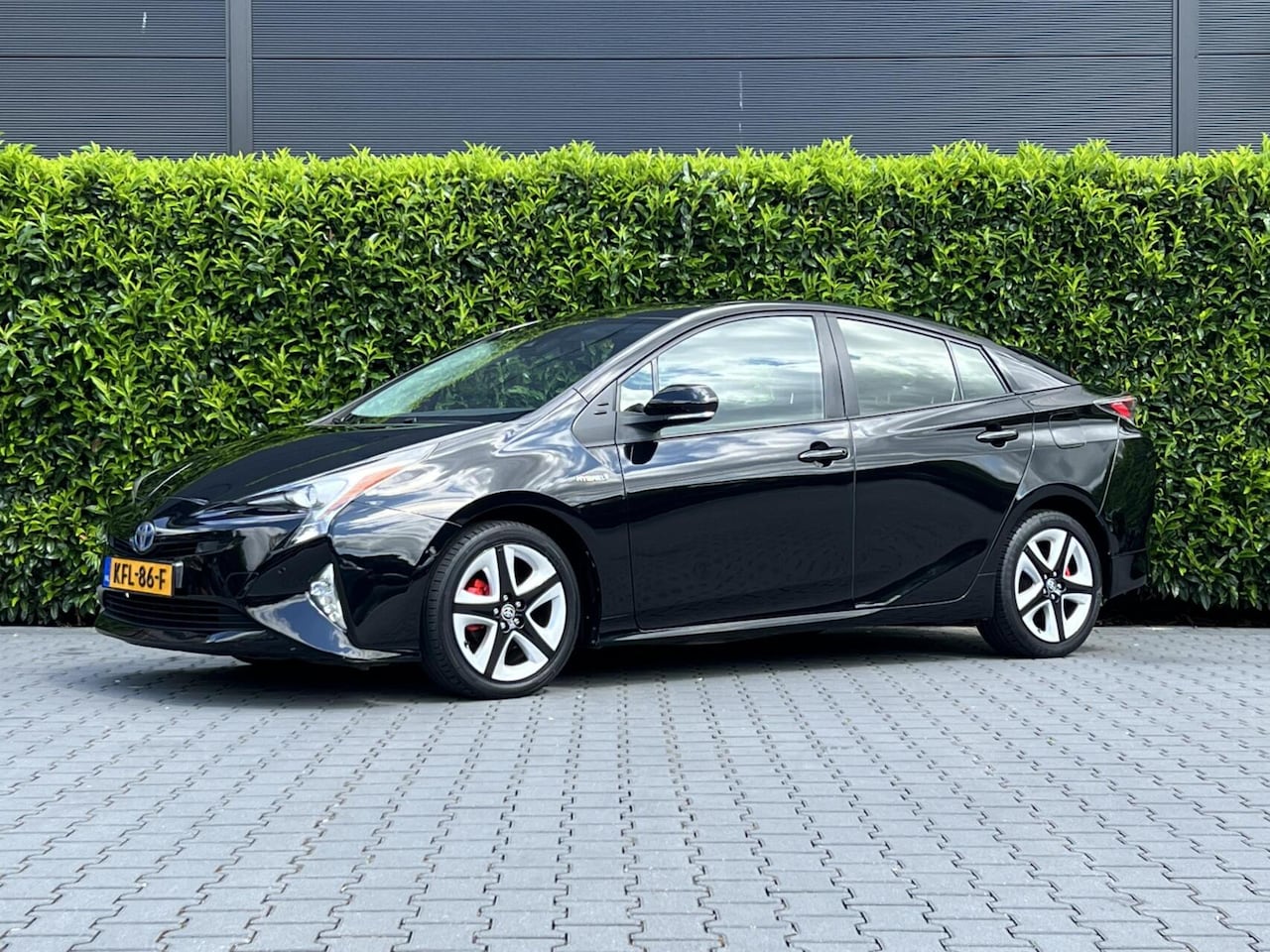 Toyota Prius - 1.8 Dynamic 1.8 Dynamic, JBL-SOUND, LEDER, CRUISE CONTROL, CLIMATE CONTROL, STOELVERWARMING, CAMERA, D - AutoWereld.nl