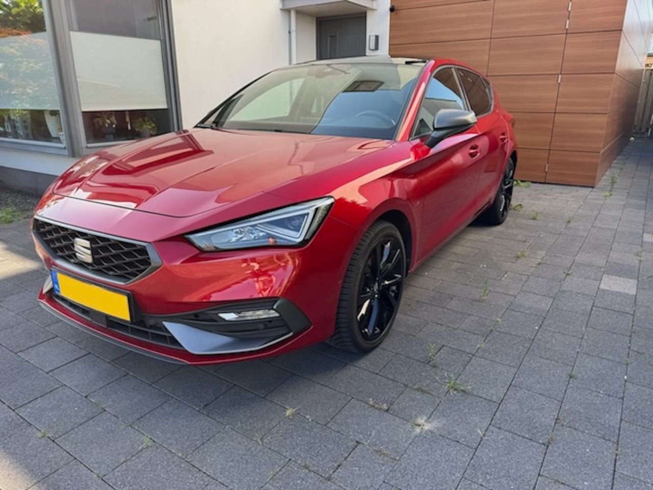 SEAT Leon - 1.4 TSI eHybrid PHEV FR Business Intense - AutoWereld.nl