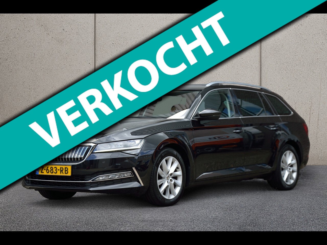 Skoda Superb Combi - 1.4 TSI iV Business Edition | ACC | Trekhaak | Achteruitrijcamera - AutoWereld.nl