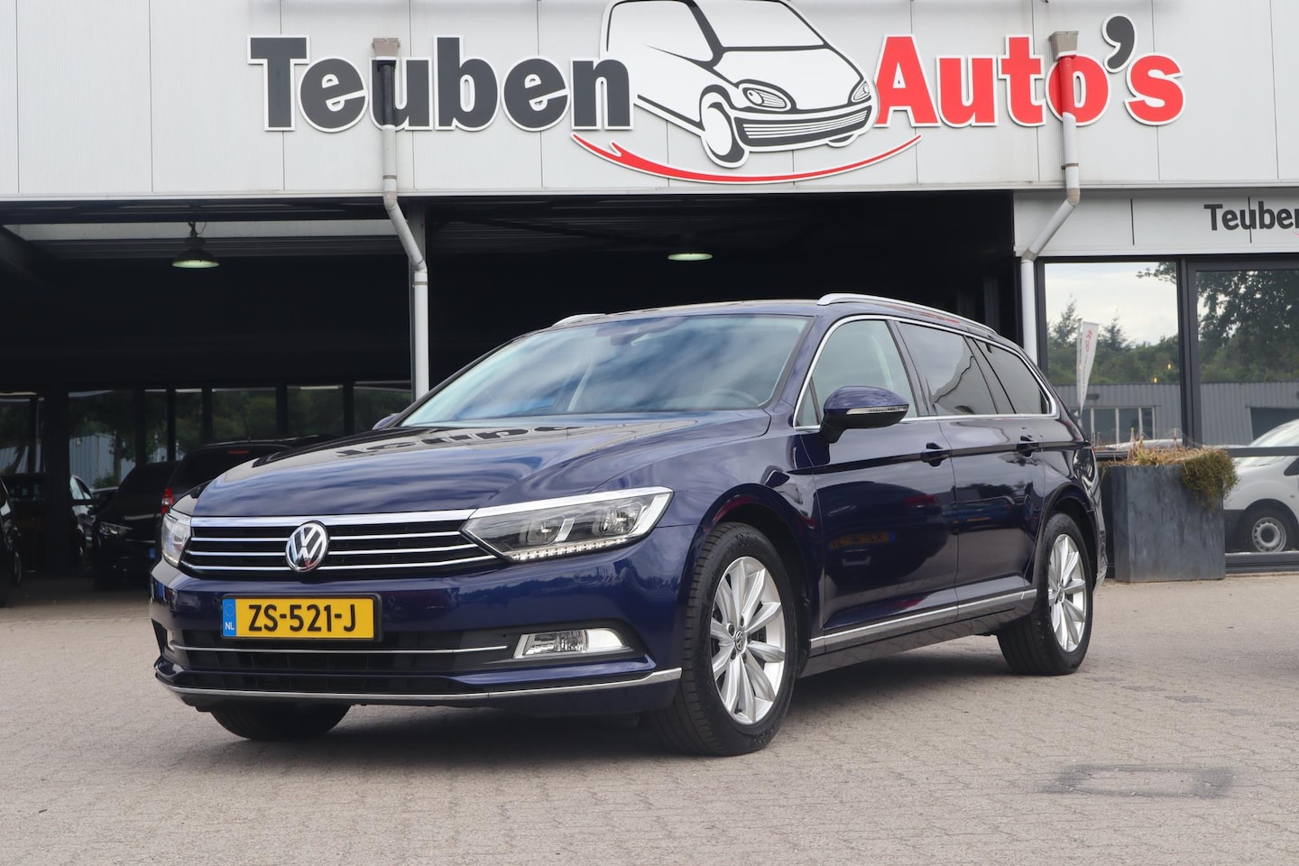 Volkswagen Passat Variant - 1.4 TSI ACT Connected Series Plus | ErgoComfort | Afneembare trekhaak | Virtueel dashboard - AutoWereld.nl