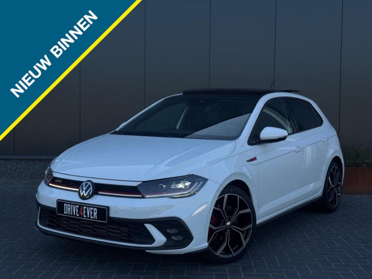 Volkswagen Polo - 2.0 TSI GTI | Pano | NAVI | Camera | IQ LED - AutoWereld.nl